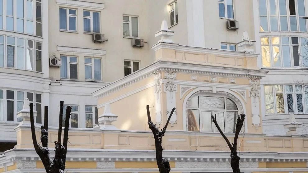 На Советской улице в Уфе спилят 53 аварийных липы и ясеня, сообщает администрация города