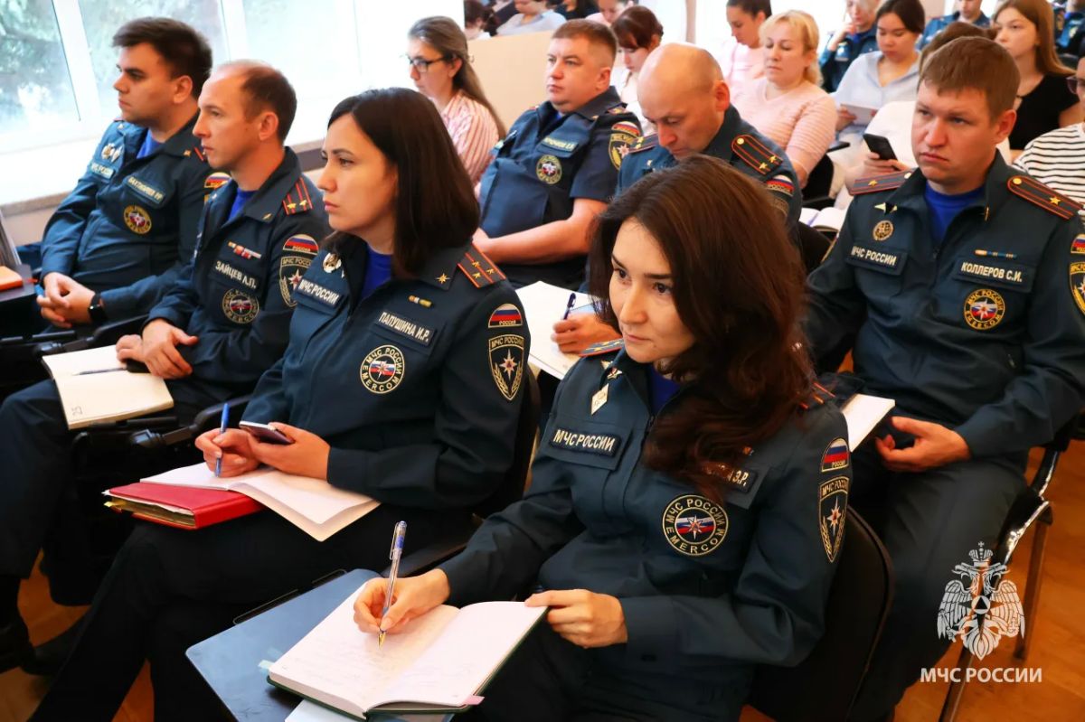 От актуальной политической повестки до профилактики ДТП: в МЧС Башкортостана провели масштабные занятия с личным составом От актуальной политической повестки до профилактики ДТП: в МЧС Башкортостана провели масштабные занятия с личным составом
