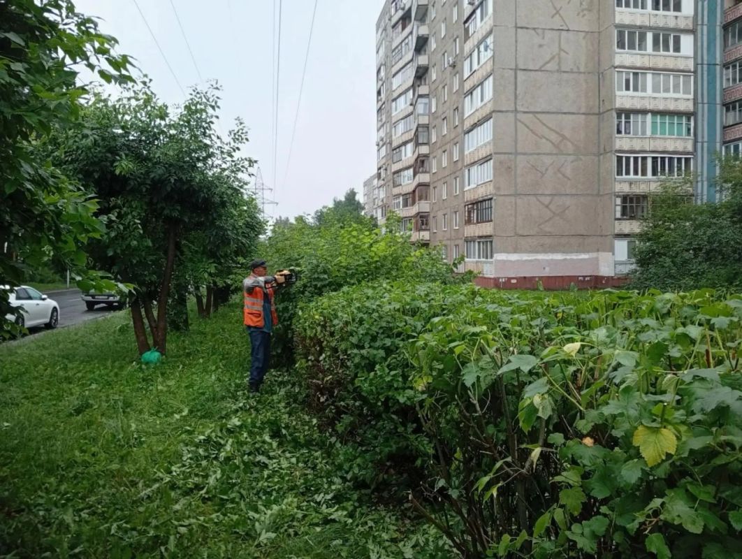 Уфа остаётся уютной и благоустроенной благодаря работе коммунальных служб города Уфа остаётся уютной и благоустроенной благодаря работе коммунальных служб города