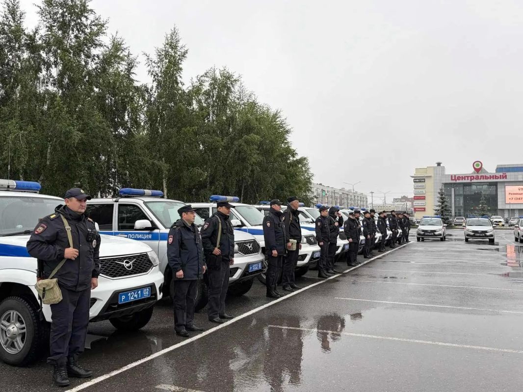 В Уфе полицейские наряды прошли инструктаж перед заступлением на службу по охране общественного порядка В Уфе полицейские наряды прошли инструктаж перед заступлением на службу по охране общественного порядка