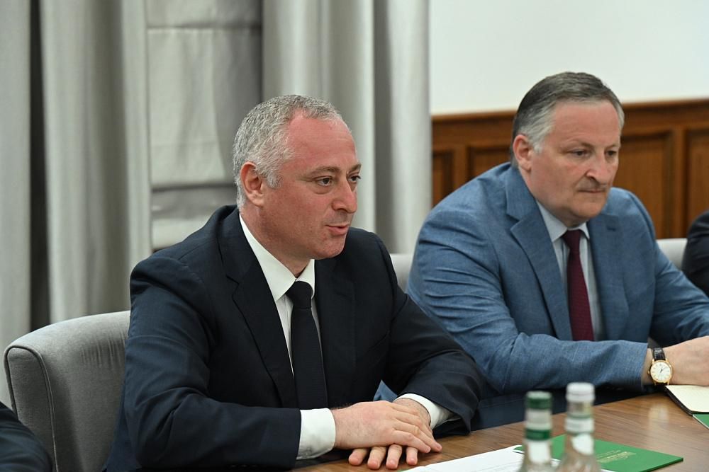 Глава Башкортостана встретился с президентом Абхазии Глава Башкортостана встретился с президентом Абхазии