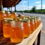 Во время поездок по республике мы всё чаще встречаем продавцов мёда прямо на обочинах федеральных трасс