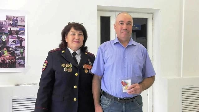 В Давлеканово отметили 90-летие ГАИ открытием памятного автомобиля В Давлеканово отметили 90-летие ГАИ открытием памятного автомобиля