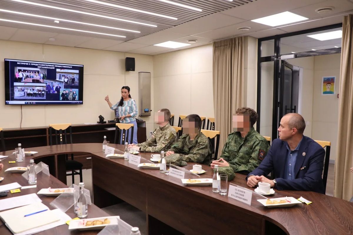 Рустам Шарипов посетил городской центр поддержки участников СВО в Уфе Рустам Шарипов посетил городской центр поддержки участников СВО в Уфе