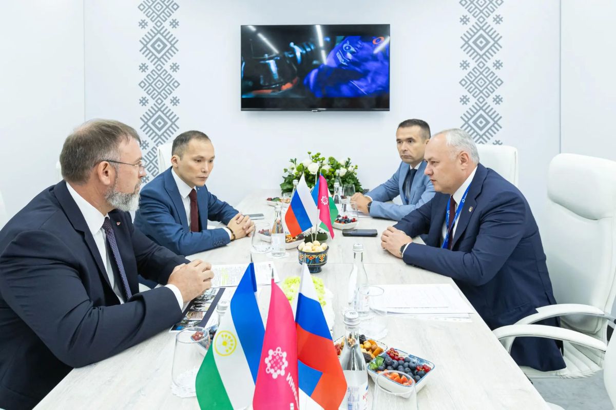 Андрей Назаров подвел итоги работы на выставке «Иннопром-2026» Андрей Назаров подвел итоги работы на выставке «Иннопром-2026»