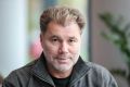 Никому нельзя доверять. А уж болтать направо и налево о том, что происходит у тебя в жизни, тем более, если происходит что-то хорошее, и вовсе не стоит