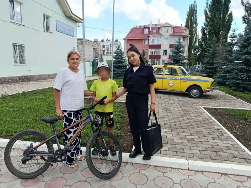 В Стерлитамаке полицейские вернули велосипед, который дети взяли покататься без спроса