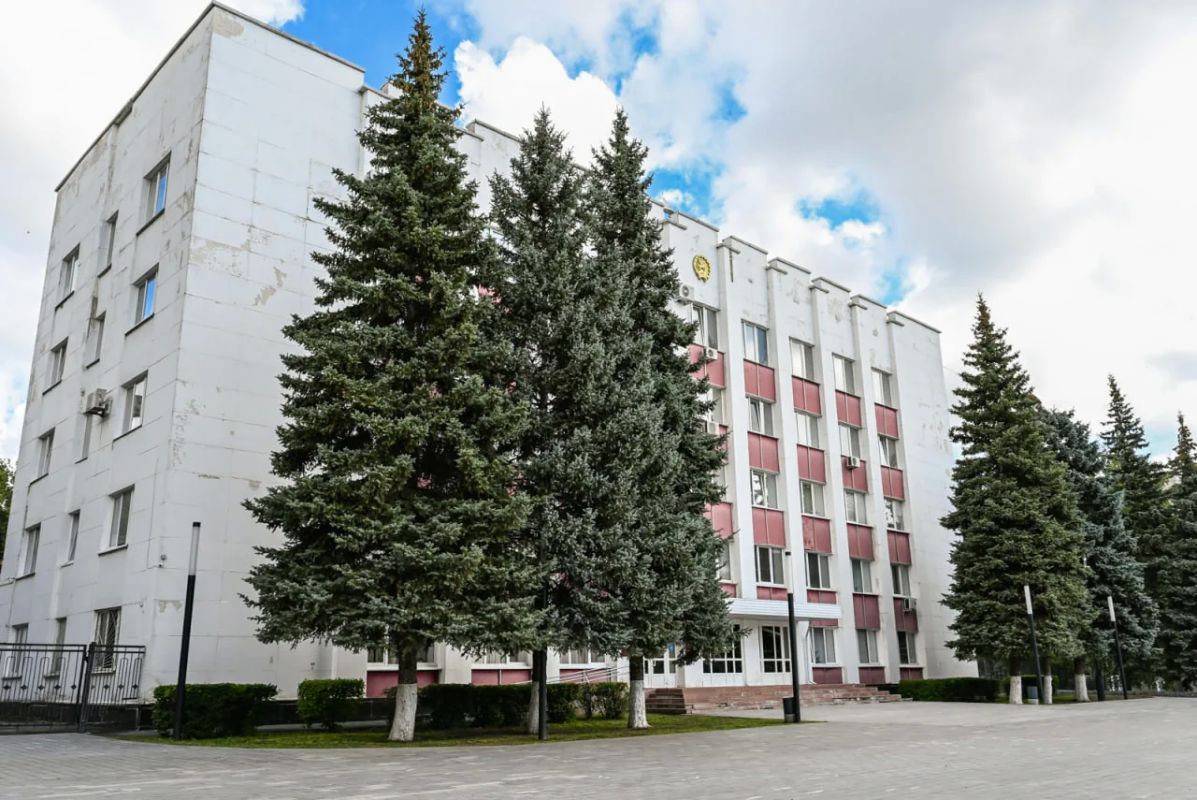 Рустам Шарипов совершил рабочую поездку по Калининскому району Уфы Рустам Шарипов совершил рабочую поездку по Калининскому району Уфы