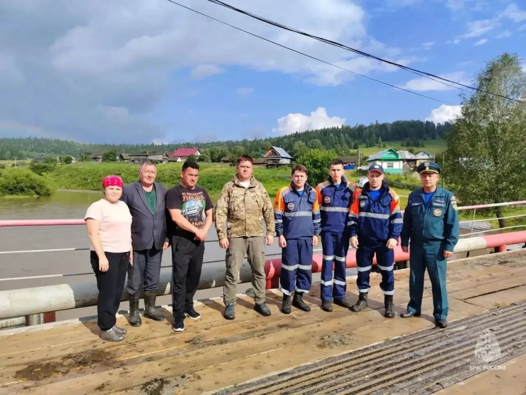 В деревне Уршады Аскинского района в результате подъема уровня воды в реке Сарс произошло подтопление 16 придомовых территорий В деревне Уршады Аскинского района в результате подъема уровня воды в реке Сарс произошло подтопление 16 придомовых территорий