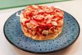 Салат с крабовыми палочками: простота и вкус в одной тарелке