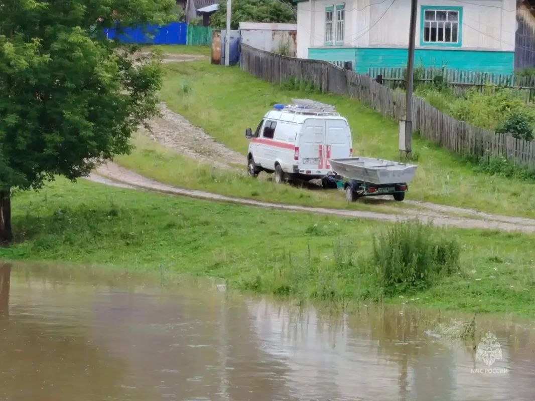 В деревне Уршады Аскинского района в результате подъема уровня воды в реке Сарс произошло подтопление 16 придомовых территорий В деревне Уршады Аскинского района в результате подъема уровня воды в реке Сарс произошло подтопление 16 придомовых территорий