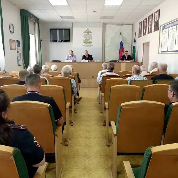 Полиция Стерлитамака обсудила с ветеранами профилактику мошенничества и патриотическое воспитание Полиция Стерлитамака обсудила с ветеранами профилактику мошенничества и патриотическое воспитание