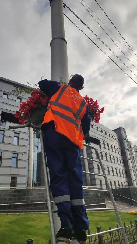 Ежедневный труд наших коммунальных и дорожных служб помогает создавать комфортную и чистую среду для жителей и гостей любимой Уфы Ежедневный труд наших коммунальных и дорожных служб помогает создавать комфортную и чистую среду для жителей и гостей любимой Уфы