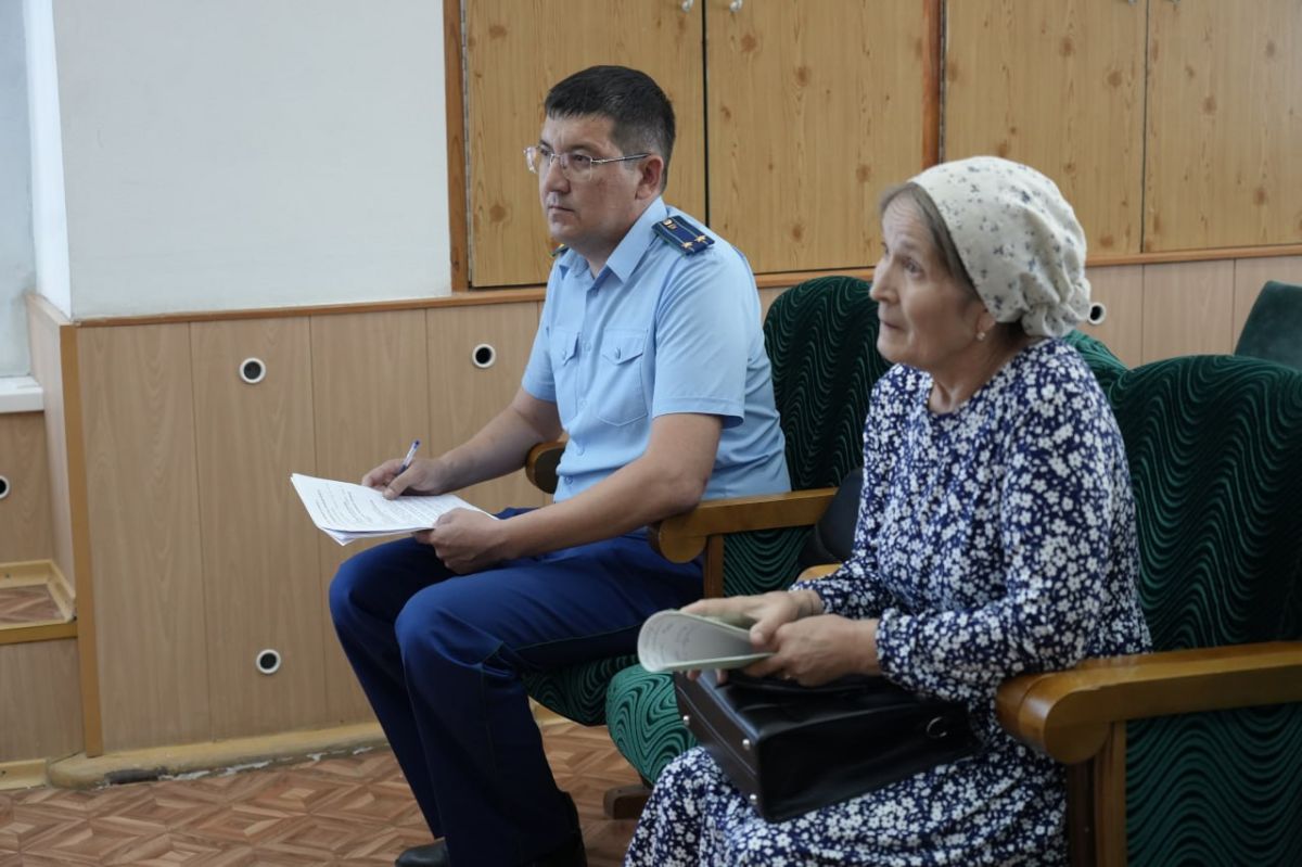 Прокурор республики Иван Грибов провел прием граждан в Стерлитамаке Прокурор республики Иван Грибов провел прием граждан в Стерлитамаке