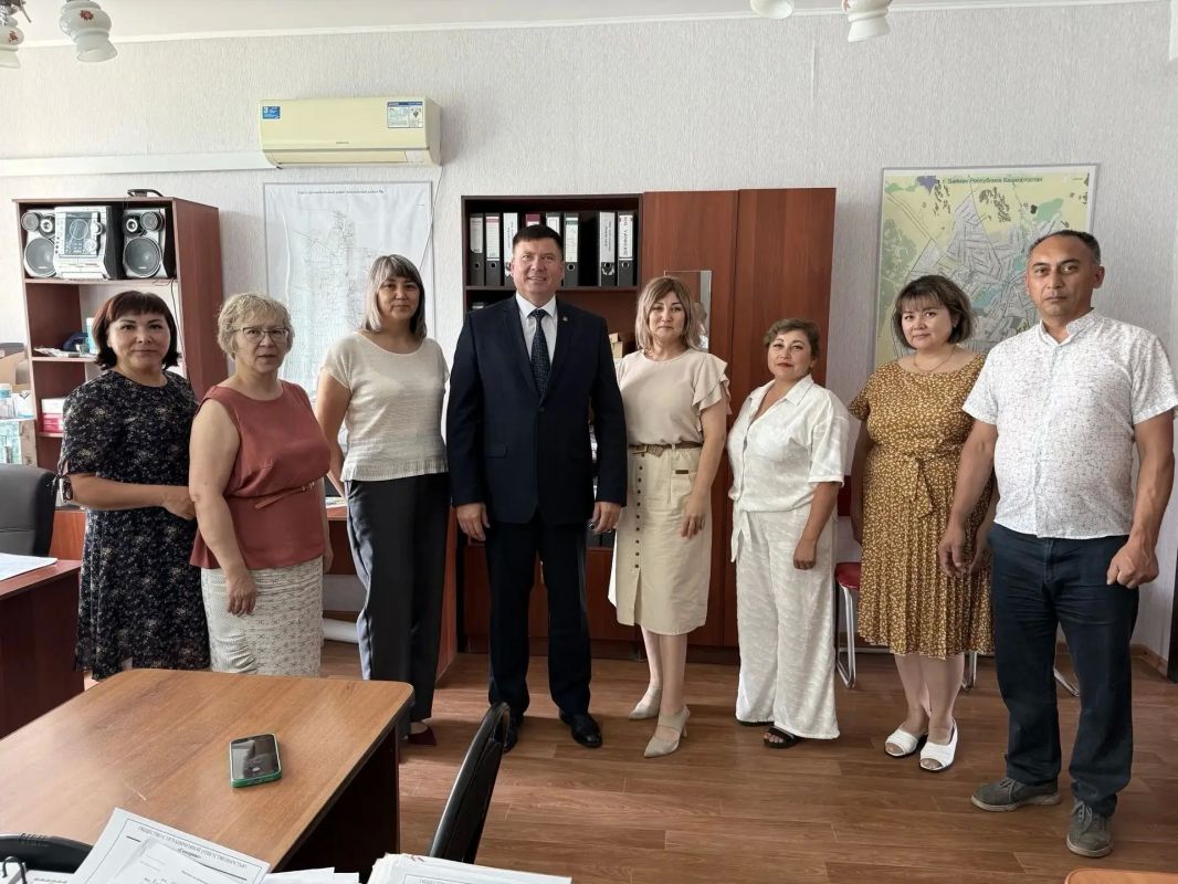 Рустам Гизатуллин провел выездной прием граждан в Баймакском районе Рустам Гизатуллин провел выездной прием граждан в Баймакском районе