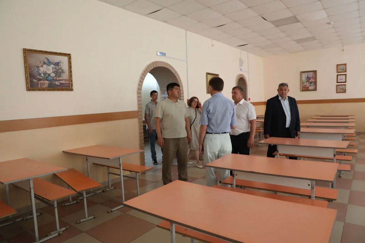 Рустам Шарипов совершил рабочую поездку по Ленинскому району Уфы Рустам Шарипов совершил рабочую поездку по Ленинскому району Уфы