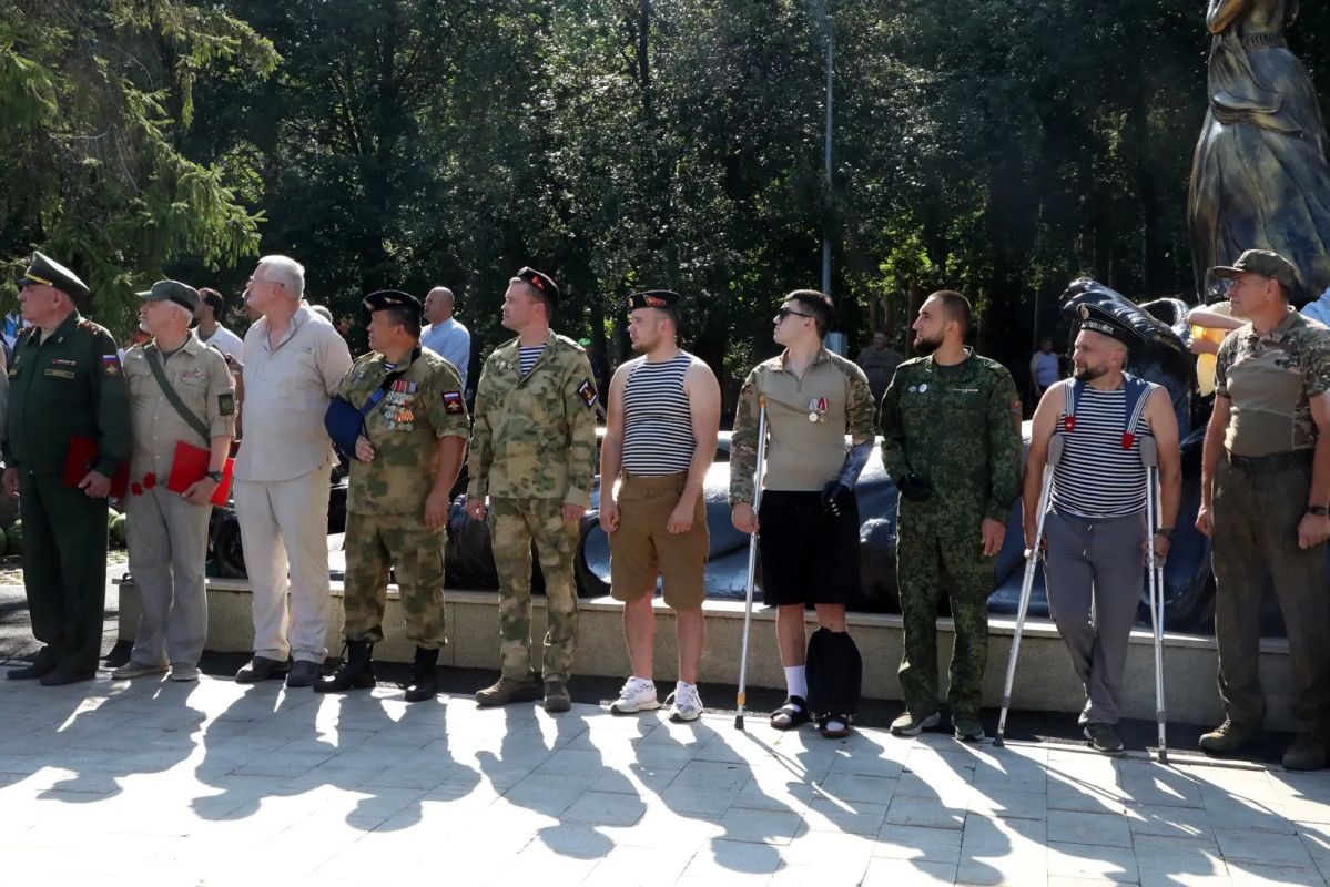 В Уфе отметили День Военно-морского флота В Уфе отметили День Военно-морского флота