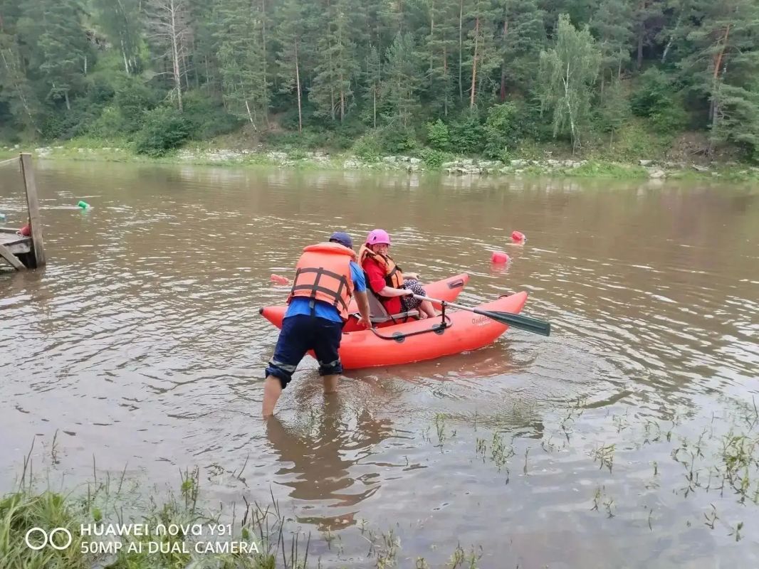 Когда говорят «спасатель на воде», многие представляют летний пляж, спасательный круг и лодку Когда говорят «спасатель на воде», многие представляют летний пляж, спасательный круг и лодку