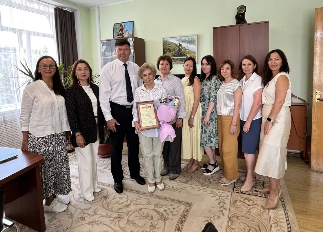 Ветерана Минземимущества РБ наградили за активную помощь участникам СВО Ветерана Минземимущества РБ наградили за активную помощь участникам СВО