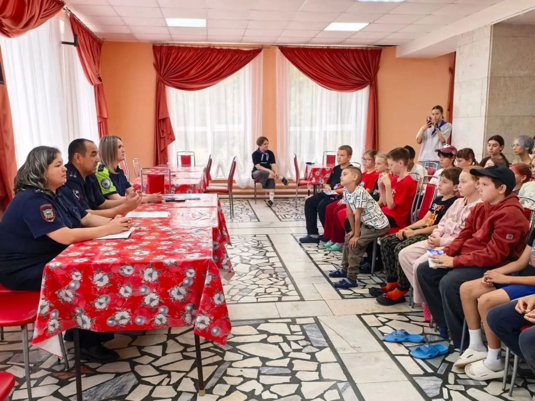 В летних лагерях Бирска прошла профилактическая акция «Каникулы с Общественным советом» В летних лагерях Бирска прошла профилактическая акция «Каникулы с Общественным советом»