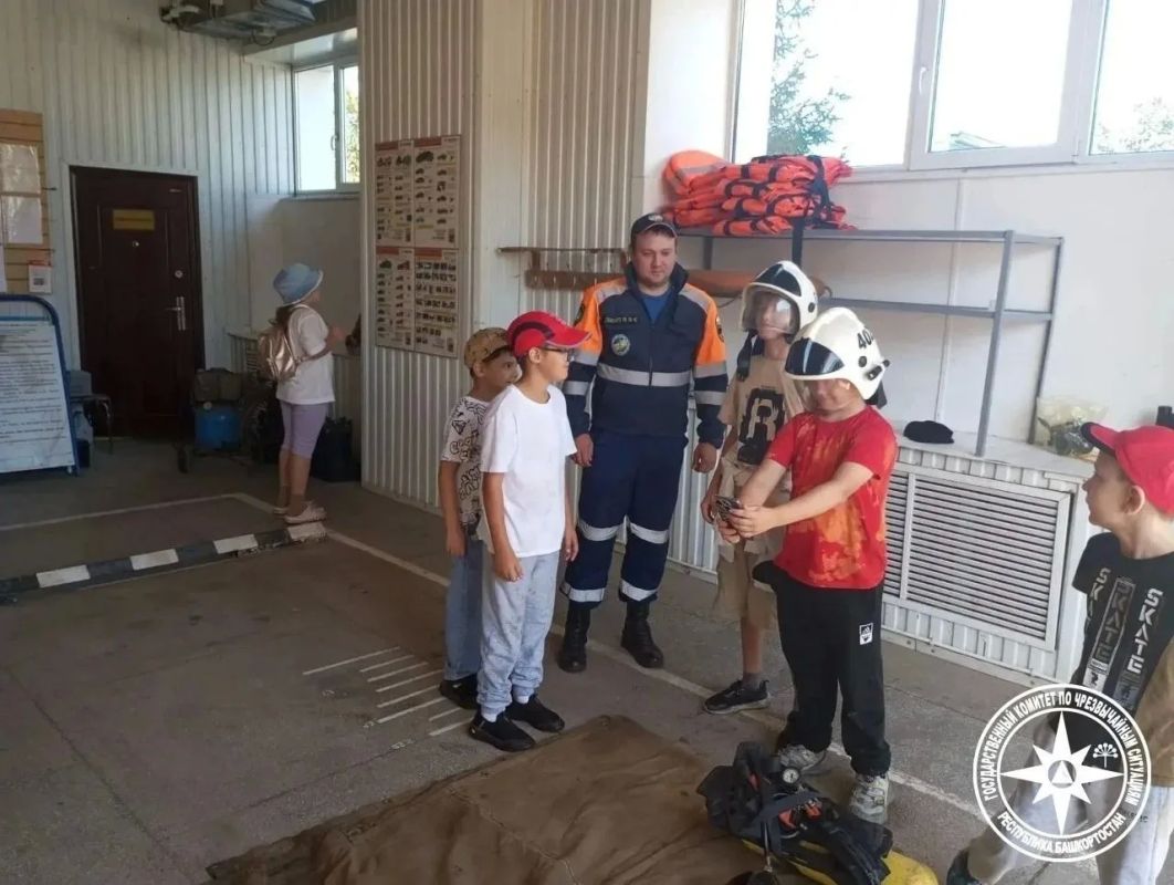 Спасатели Госкомитета РБ по ЧС продолжают профилактическую работу с детьми в летних лагерях Спасатели Госкомитета РБ по ЧС продолжают профилактическую работу с детьми в летних лагерях