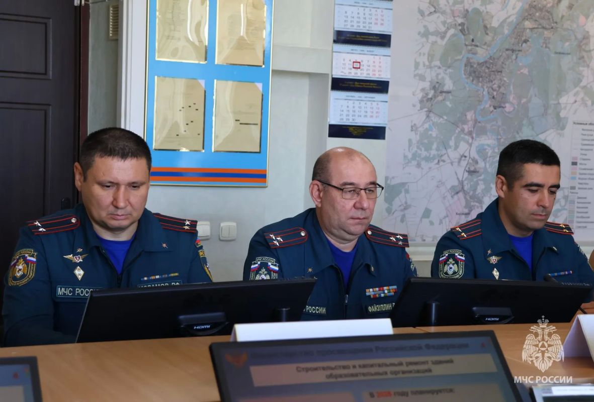 МЧС России держит на контроле подготовку образовательных учреждений к новому учебному году МЧС России держит на контроле подготовку образовательных учреждений к новому учебному году