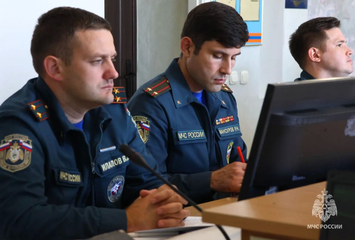 МЧС России держит на контроле подготовку образовательных учреждений к новому учебному году МЧС России держит на контроле подготовку образовательных учреждений к новому учебному году