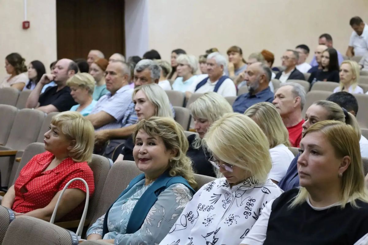 Сегодня состоялась встреча с работниками спортивных организаций Сегодня состоялась встреча с работниками спортивных организаций