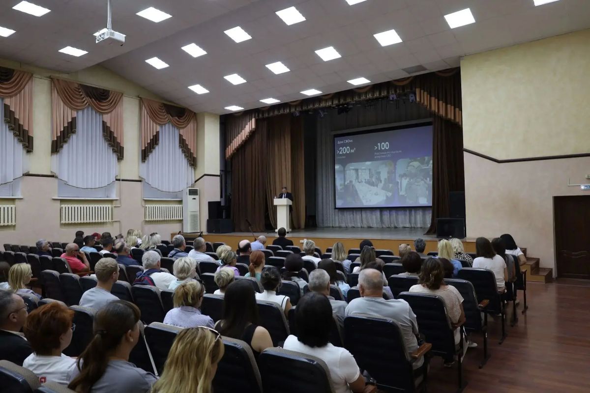 Сегодня состоялась встреча с работниками спортивных организаций Сегодня состоялась встреча с работниками спортивных организаций