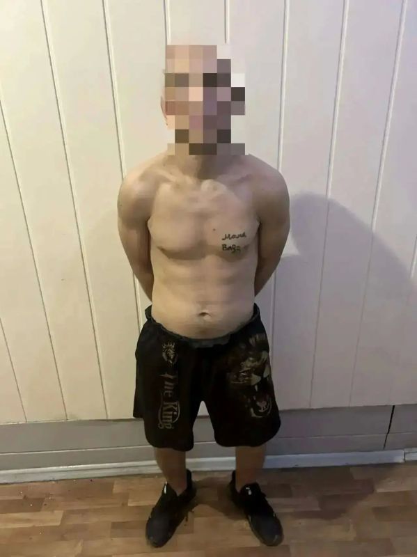 В Уфе трое парней отобрали у курьера еду В Уфе трое парней отобрали у курьера еду