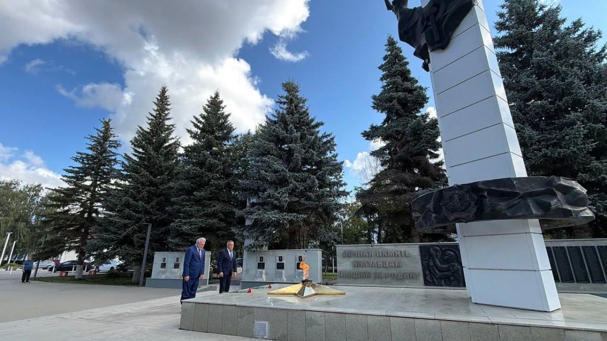 Алексей Журавлев: Продолжается рабочий визит в Республику Башкортостан - пообщались с главой Янаульского района, Салаватом Назировичем Гильмиевым Алексей Журавлев: Продолжается рабочий визит в Республику Башкортостан - пообщались с главой Янаульского района, Салаватом Назировичем Гильмиевым