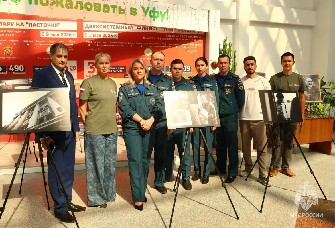 Сотрудники Главного управления возложили цветы в память о погибших волонтерах Сотрудники Главного управления возложили цветы в память о погибших волонтерах