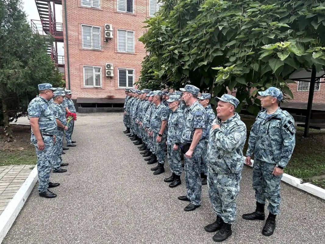 Сотрудники полиции Башкортостана почтили память погибших товарищей Сотрудники полиции Башкортостана почтили память погибших товарищей