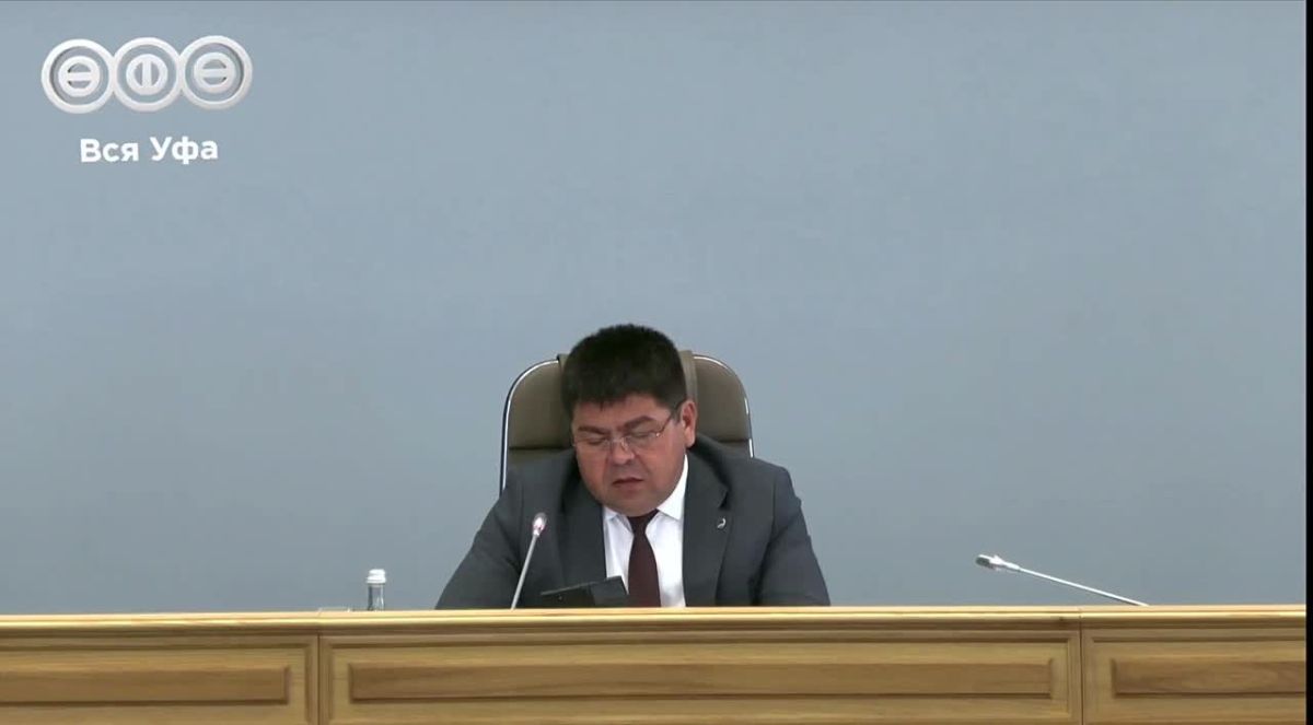 И.о. главы администрации Уфы Рустам Шарипов поручил своему заместителю Сергею Кожевникову срочно принять меры по улучшению транспортного обслуживания Кузнецовского затона