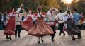 Школьников зовут закружиться в народных танцах