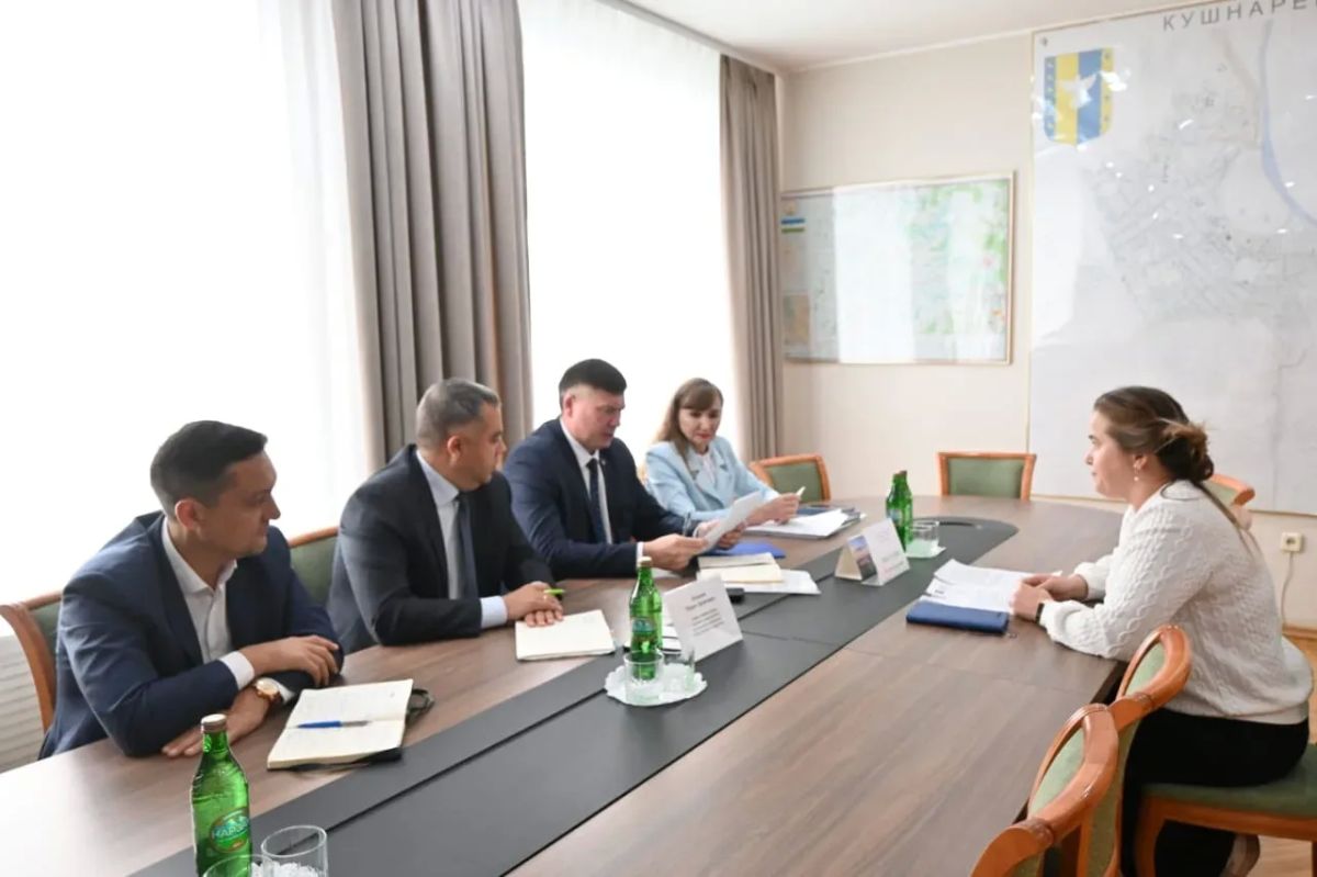 Рустам Гизатуллин провел выездной прием граждан в Кушнаренковском районе Рустам Гизатуллин провел выездной прием граждан в Кушнаренковском районе