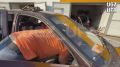 Работники автосервиса нашли змею в машине уфимца