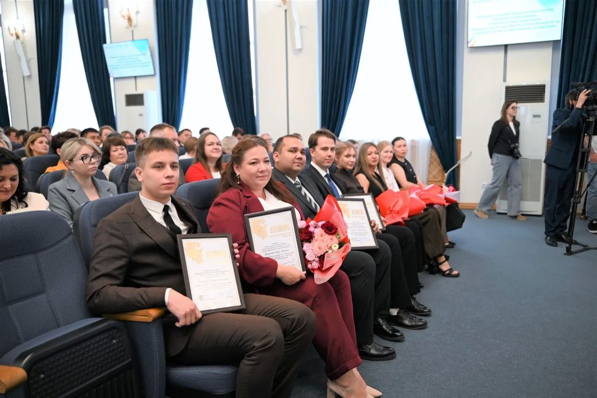 На старте нового учебного года: в Уфе прошёл августовский педсовет На старте нового учебного года: в Уфе прошёл августовский педсовет