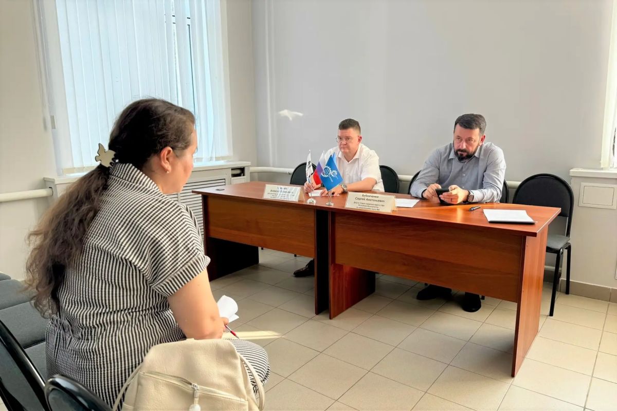 На депутатском контроле. Депутаты городского Совета Уфы Алексей Слепнев и Сергей Бубличенко провели очередной приём граждан На депутатском контроле. Депутаты городского Совета Уфы Алексей Слепнев и Сергей Бубличенко провели очередной приём граждан