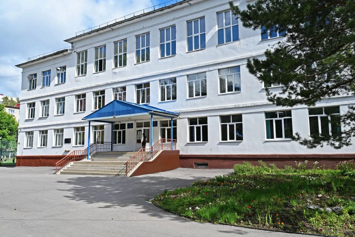 Рустам Шарипов: Сегодня в ходе рабочей поездки посетили Центр образования №89 Рустам Шарипов: Сегодня в ходе рабочей поездки посетили Центр образования №89