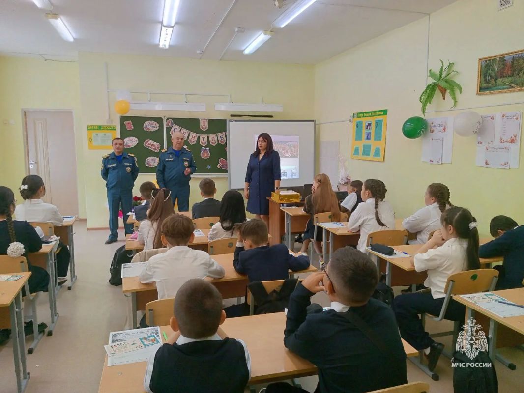 В образовательных учреждениях Башкортостана продолжаются комплексные «Уроки безопасности» В образовательных учреждениях Башкортостана продолжаются комплексные «Уроки безопасности»