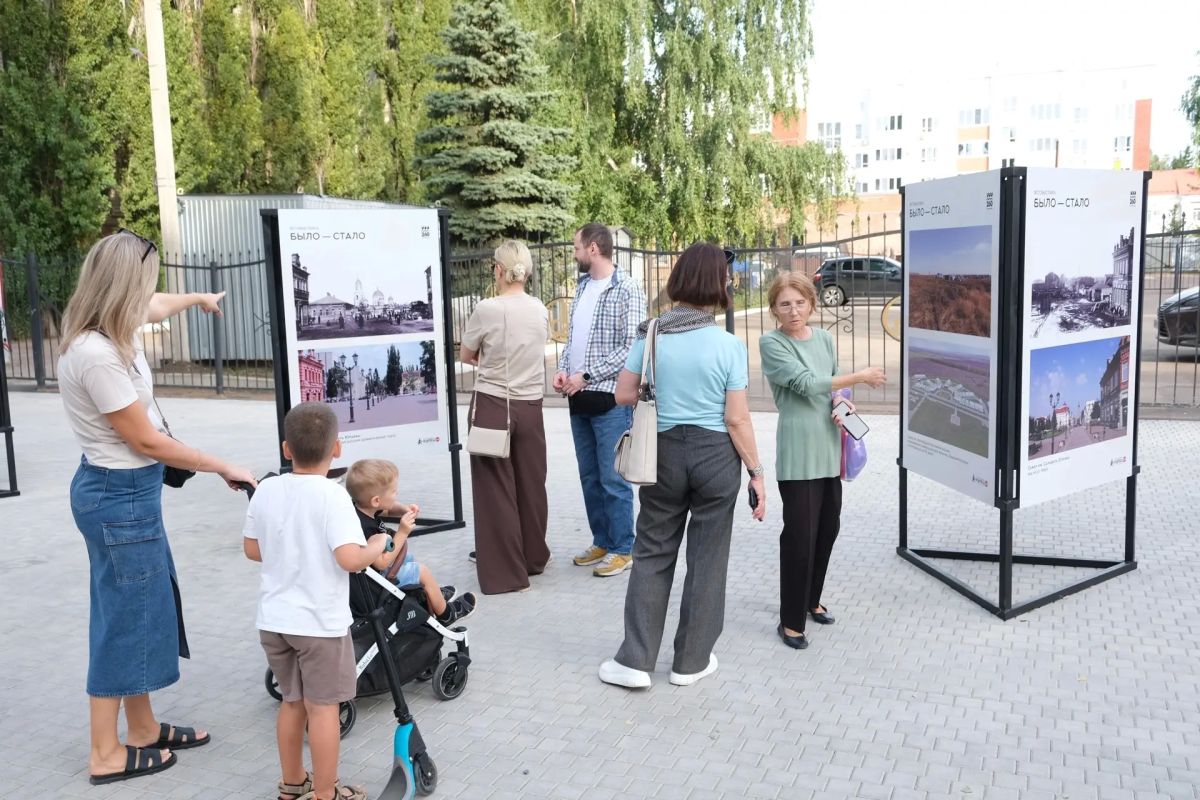 В этом году площадь фестиваля гостеприимства «Купец 2.0» увеличилась: добавился обновлённый парк им. С. М. Кирова, где расположился ретроквартал В этом году площадь фестиваля гостеприимства «Купец 2.0» увеличилась: добавился обновлённый парк им. С. М. Кирова, где расположился ретроквартал