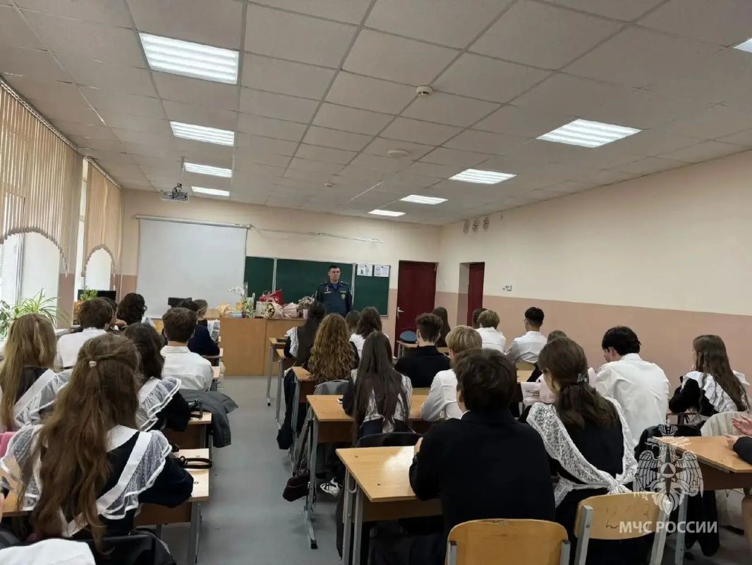 В образовательных учреждениях Башкортостана продолжаются комплексные «Уроки безопасности» В образовательных учреждениях Башкортостана продолжаются комплексные «Уроки безопасности»