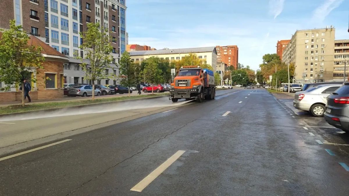 Доброе утро, #любимаяУфа. Пока город ещё только просыпается, коммунальные службы уже вовсю трудятся — ведь уют и чистота начинаются задолго до первого будильника Чем занимаются специалисты прямо сейчас: Доброе утро, #любимаяУфа. Пока город ещё только просыпается, коммунальные службы уже вовсю трудятся — ведь уют и чистота начинаются задолго до первого будильника Чем занимаются специалисты прямо сейчас: