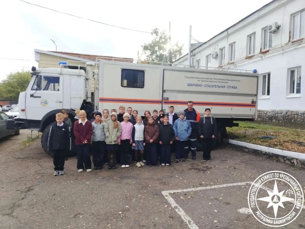 Спасатели Госкомитета РБ по ЧС продолжают проводить открытые уроки по основам безопасности жизнедеятельности для школьников республики