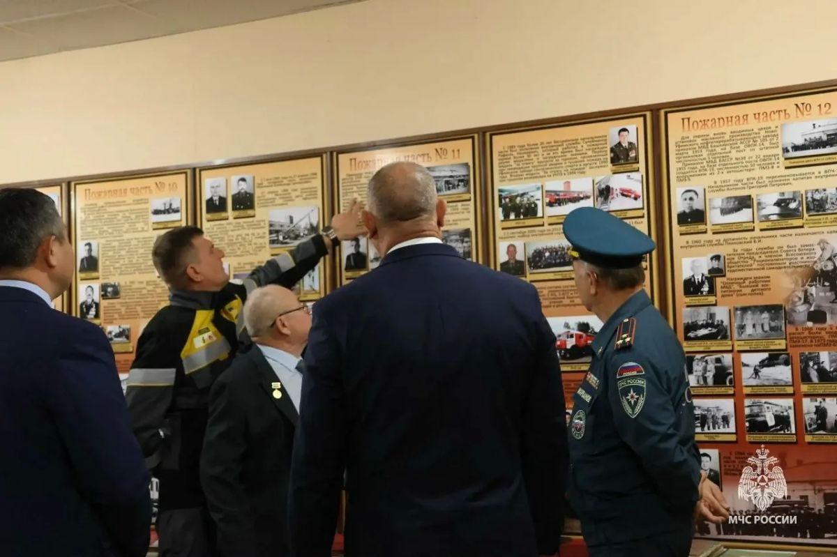 Начальник Главного управления МЧС России по Республике Башкортостан Владимир Горин совместно с заместителем Премьер-министра Правительства республики Иреком Сагитовым проинспектировали работу пожарных подразделений филиала... Начальник Главного управления МЧС России по Республике Башкортостан Владимир Горин совместно с заместителем Премьер-министра Правительства республики Иреком Сагитовым проинспектировали работу пожарных подразделений филиала...