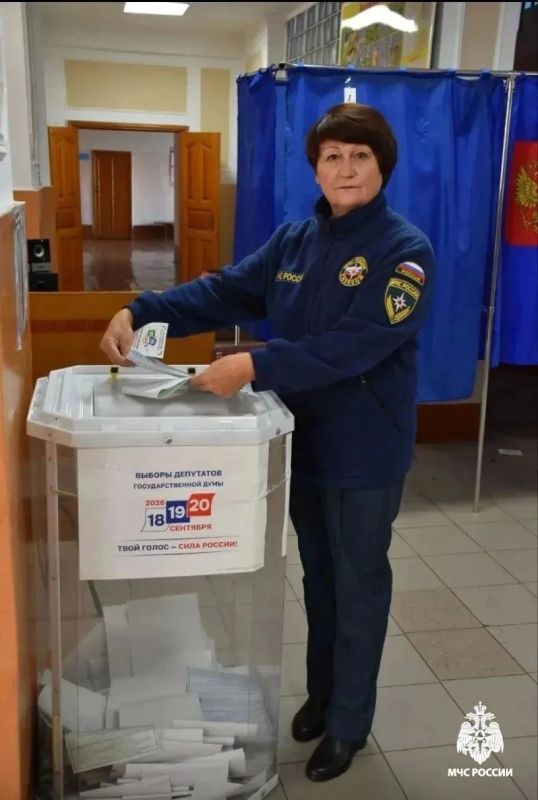 Сотрудники МЧС голосуют за будущее страны Сотрудники МЧС голосуют за будущее страны