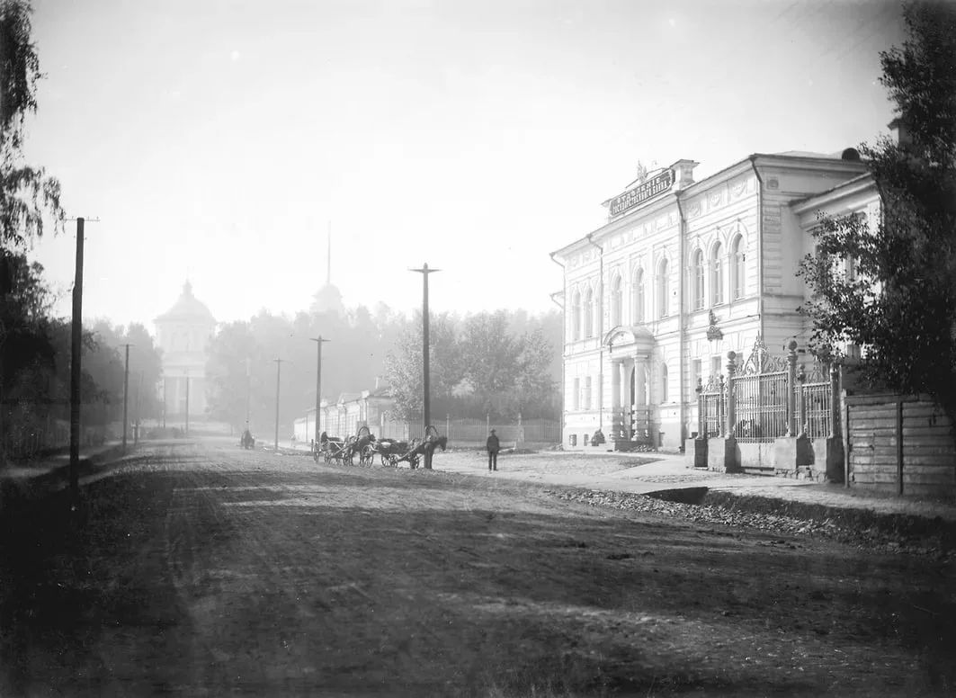26 сентября 1865 года (14 сентября по старому стилю) в Уфе открылось отделение Государственного банка