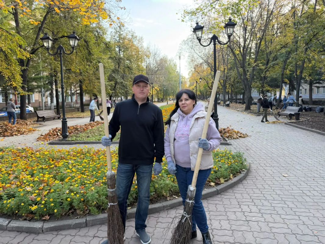 Лейсан Измайлова приняла участие в высадке деревьев в рамках акции «Зеленая Башкирия» Лейсан Измайлова приняла участие в высадке деревьев в рамках акции «Зеленая Башкирия»