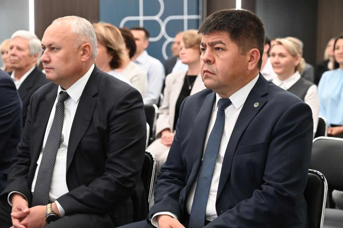 Рустам Шарипов: В Уфе запущены новые производственные и складские площадки предприятия «Фармстандарт-УфаВИТА» Рустам Шарипов: В Уфе запущены новые производственные и складские площадки предприятия «Фармстандарт-УфаВИТА»
